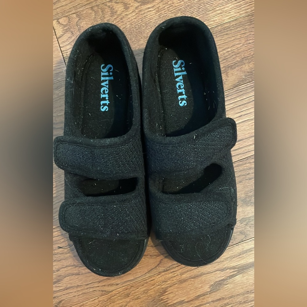 Silverts Women's Black Velcro Slippers